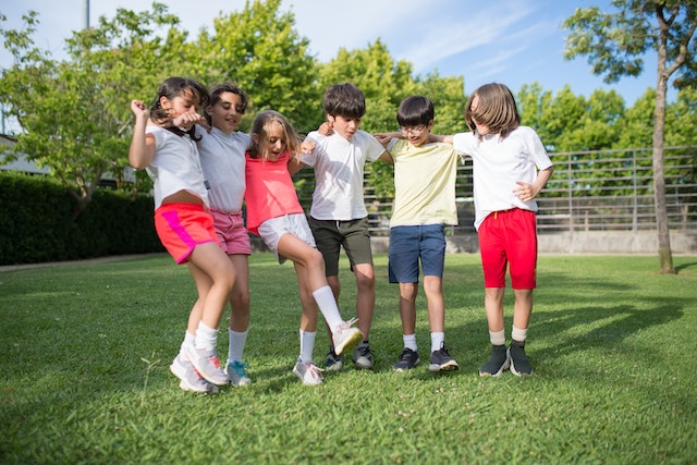 How to Keep Your Kids Active and Healthy During the Summer Holidays